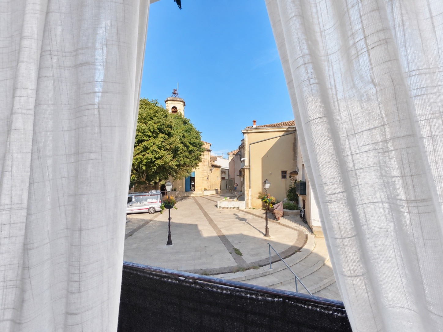 Vue du balcon du duplex sur l’église