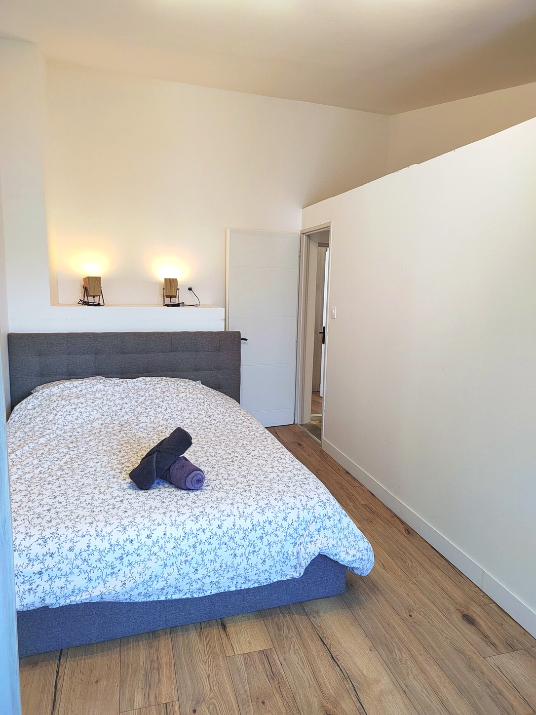 Chambre parentale du duplex, lit 160 x 200